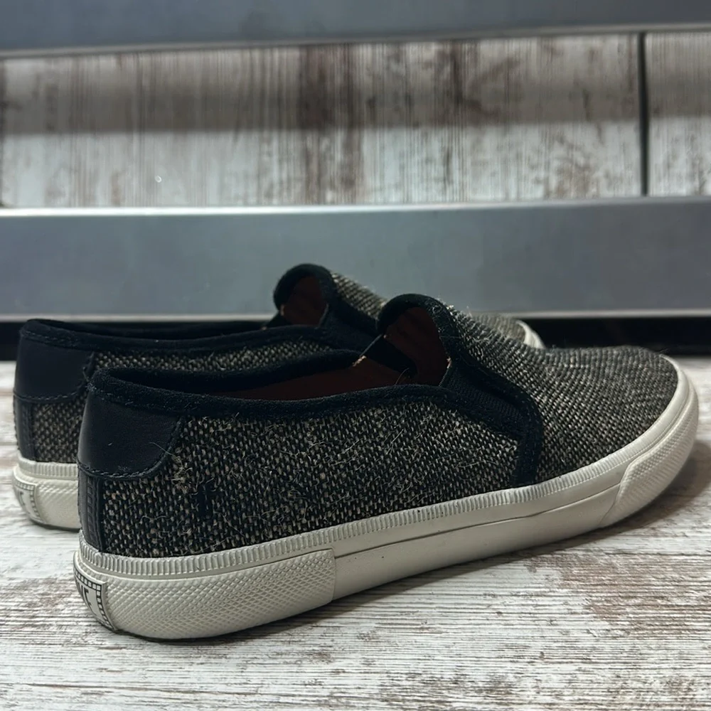 Frye Gia Canvas Slip On Black Multi Color Size 7M